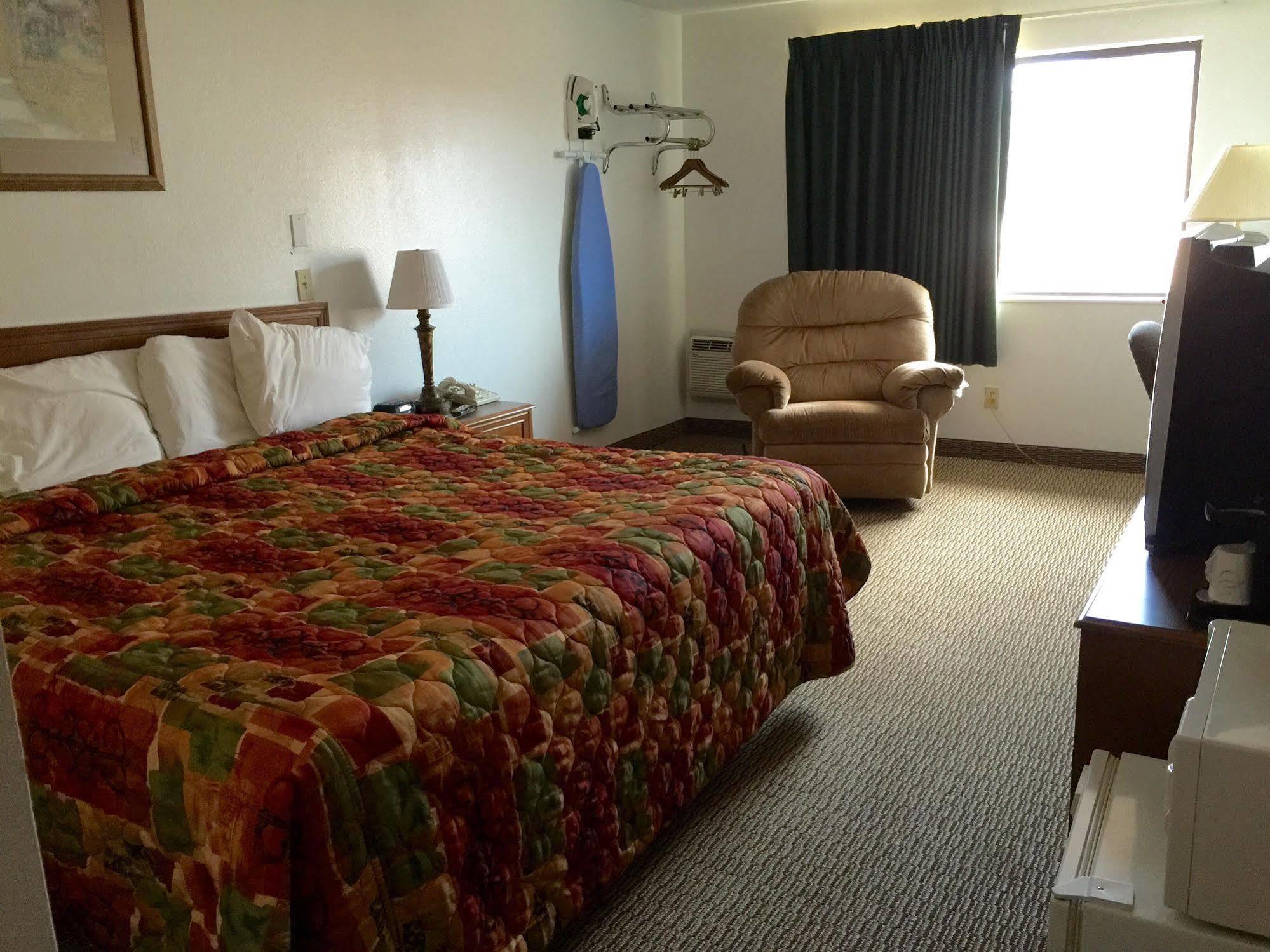 Hotel Super 8 By Wyndham Shenandoah Exterior foto